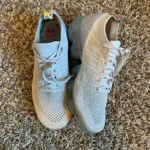 Nike Air VaporMax Flyknit 2 Women’s Size 5 Pink & Gray Air Cushion Running Shoe